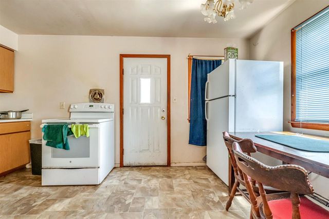 1410 HICKORY LANE, New Holstein, WI 53061