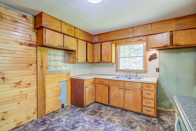 264 Terrace Avenue, Gate City, VA 24251