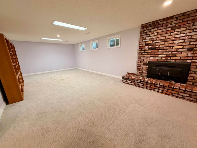 9924 N Woodridge Dr, Spokane, WA 99208