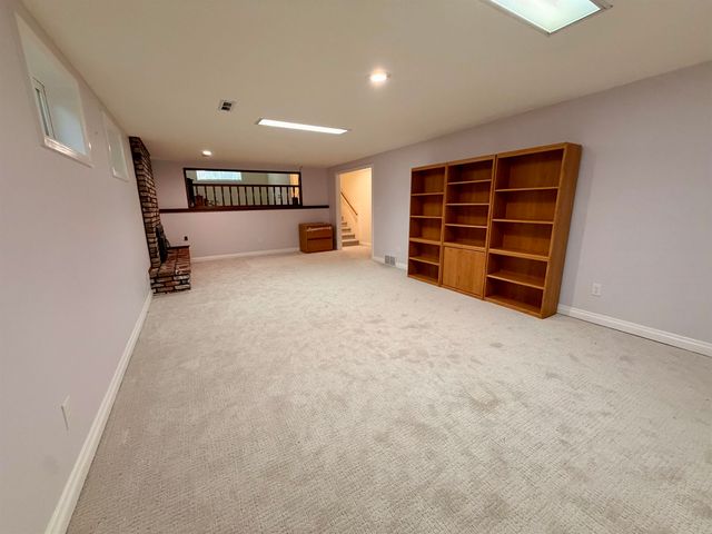 9924 N Woodridge Dr, Spokane, WA 99208