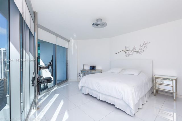 200 Biscayne Boulevard Way 3102, Miami, FL 33131