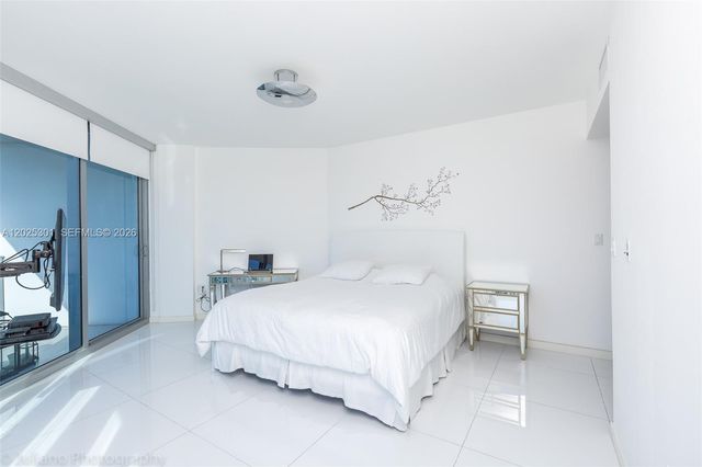200 Biscayne Boulevard Way 3102, Miami, FL 33131