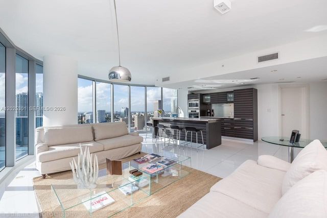 200 Biscayne Boulevard Way 3102, Miami, FL 33131