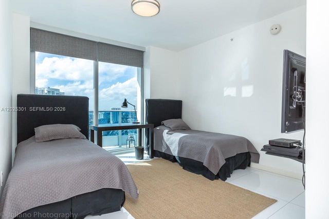 200 Biscayne Boulevard Way 3102, Miami, FL 33131