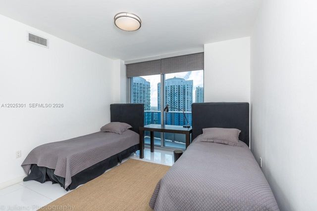 200 Biscayne Boulevard Way 3102, Miami, FL 33131