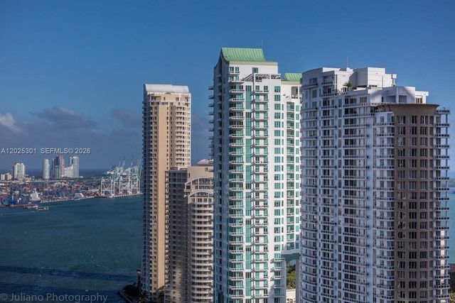 200 Biscayne Boulevard Way 3102, Miami, FL 33131