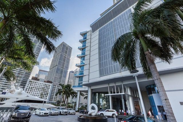 200 Biscayne Boulevard Way 3102, Miami, FL 33131