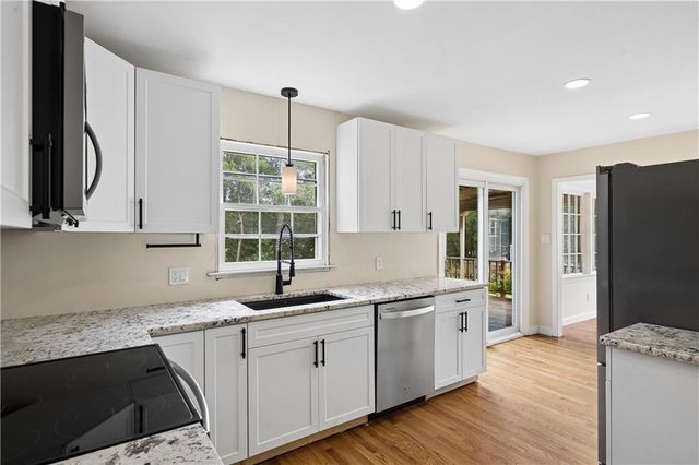 2735 Old Ivy Court, Buford, GA 30519