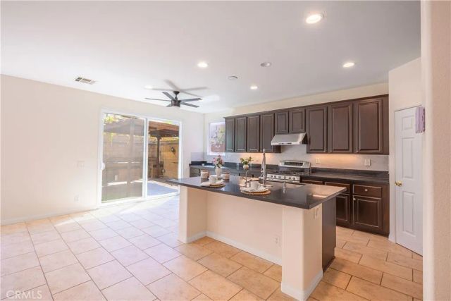 612 S Halliday St, Anaheim, CA 92804