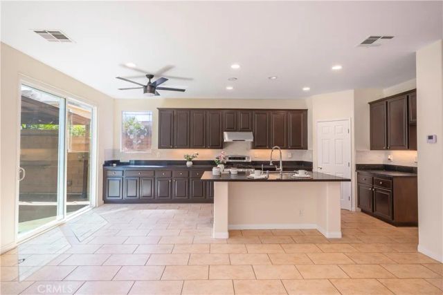 612 S Halliday St, Anaheim, CA 92804