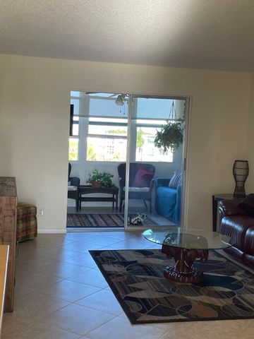 2520 NE 1st Court 411, Boynton Beach, FL 33435