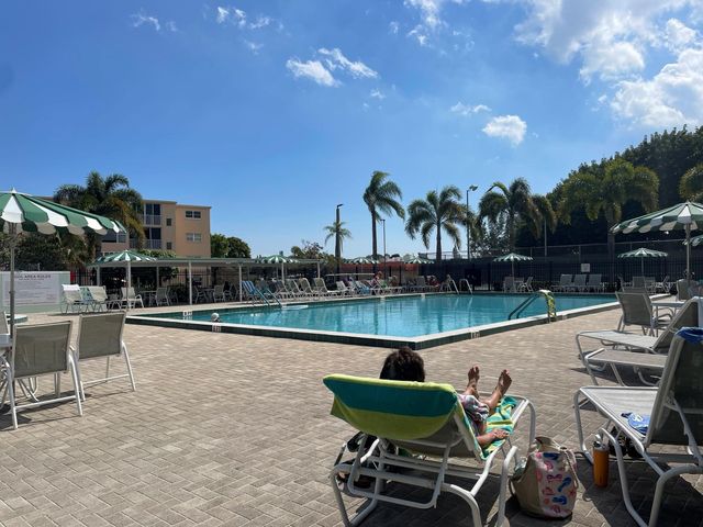 2520 NE 1st Court 411, Boynton Beach, FL 33435