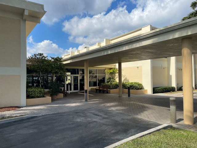 2520 NE 1st Court 411, Boynton Beach, FL 33435