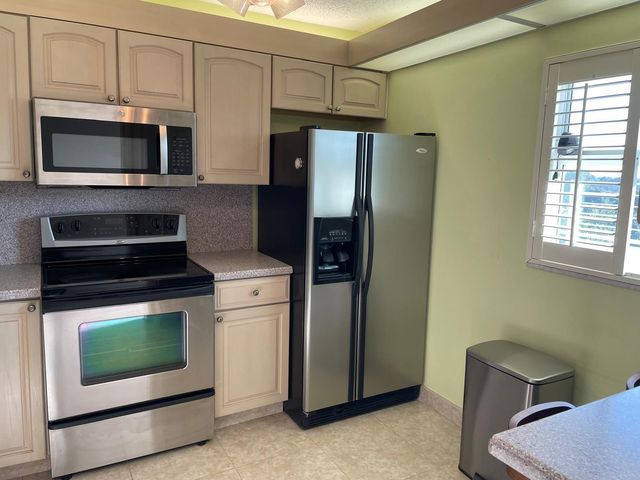 2520 NE 1st Court 411, Boynton Beach, FL 33435