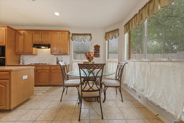 6707 Forest Park Drive, Arlington, TX 76001