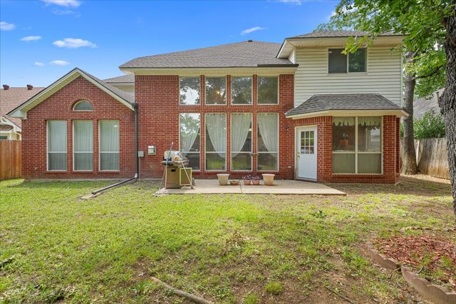 6707 Forest Park Drive, Arlington, TX 76001