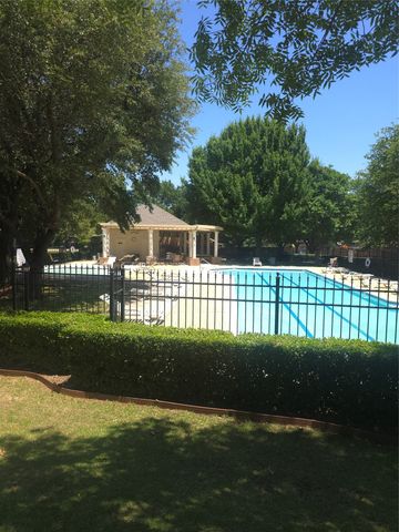6707 Forest Park Drive, Arlington, TX 76001