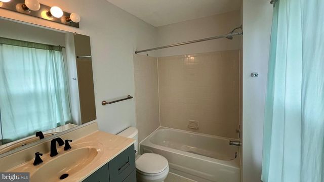 2 HALSTEAD PL, Princeton, NJ 08540