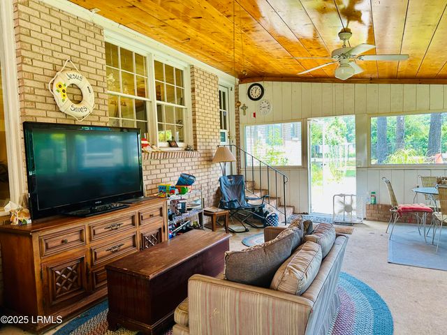 105 Harriett Street, Hampton, SC 29924