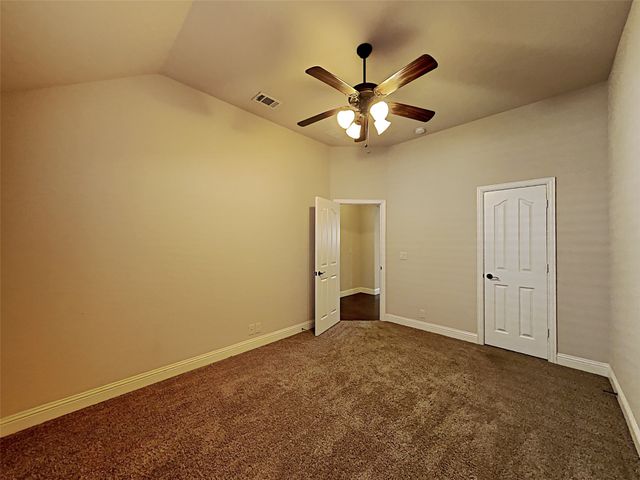 9208 Vineyard Lane, Fort Worth, TX 76123