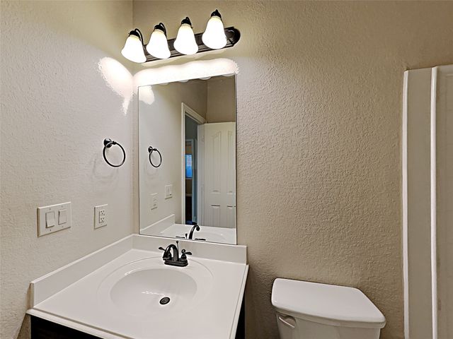 9208 Vineyard Lane, Fort Worth, TX 76123