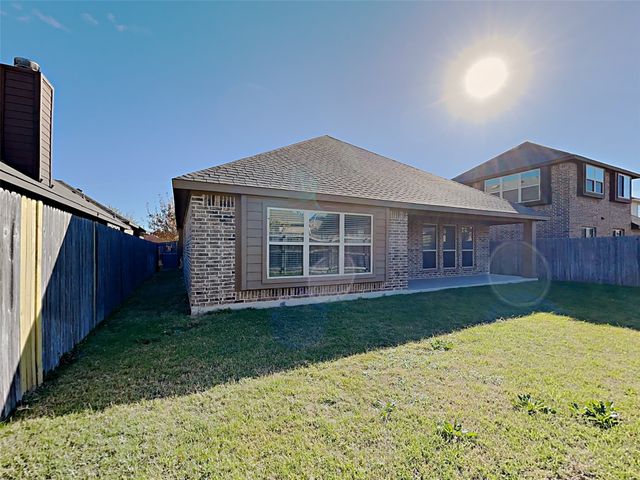 9208 Vineyard Lane, Fort Worth, TX 76123