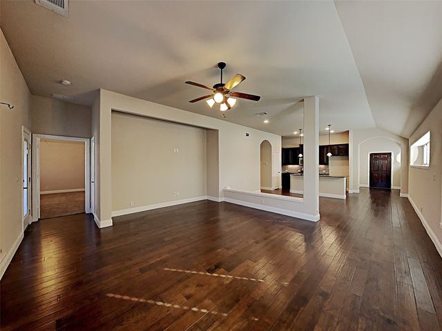 9208 Vineyard Lane, Fort Worth, TX 76123