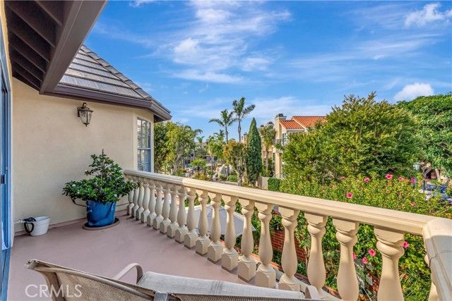 6095 Greenbrier Drive, Huntington Beach, CA 92648