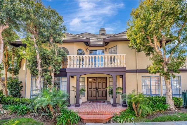 6095 Greenbrier Drive, Huntington Beach, CA 92648