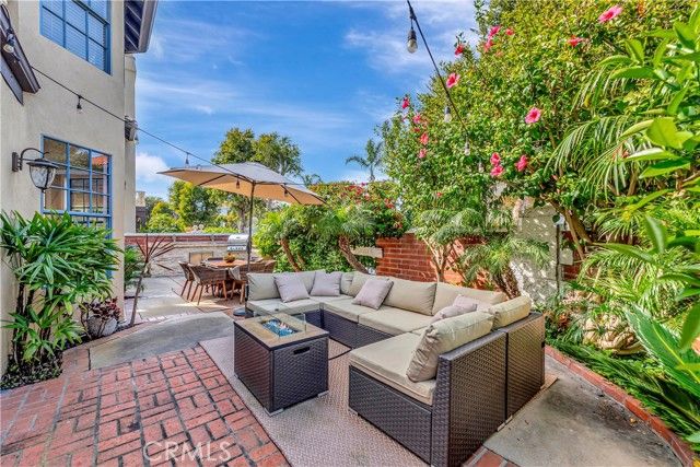 6095 Greenbrier Drive, Huntington Beach, CA 92648