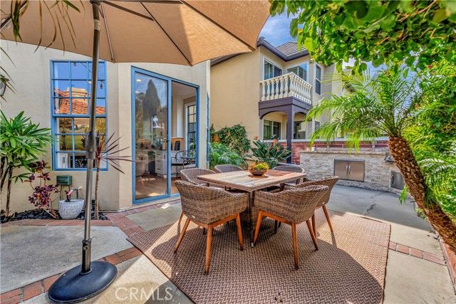 6095 Greenbrier Drive, Huntington Beach, CA 92648