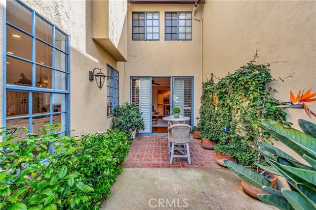 6095 Greenbrier Drive, Huntington Beach, CA 92648