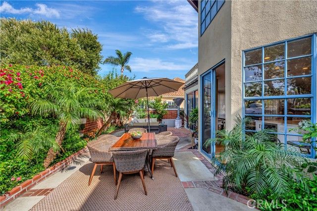 6095 Greenbrier Drive, Huntington Beach, CA 92648