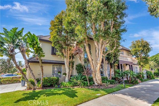 6095 Greenbrier Drive, Huntington Beach, CA 92648