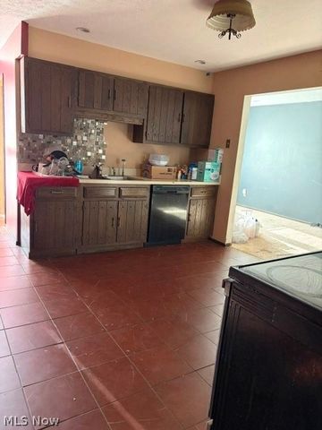 877 Arden Avenue, Berea, OH 44017