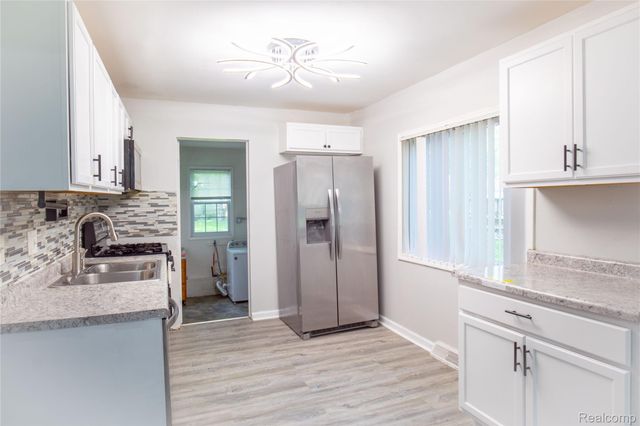 39751 Sylvia Street, Harrison Charter Township, MI 48045