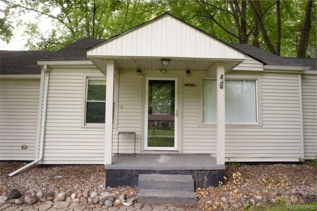 39751 Sylvia Street, Harrison Charter Township, MI 48045