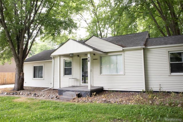39751 Sylvia Street, Harrison Charter Township, MI 48045