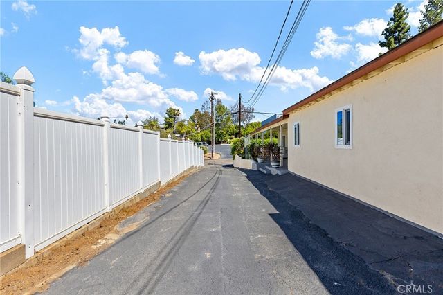 131 S Brandon Road, Fallbrook, CA 92028