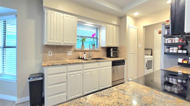 6301 Lotus Drive, Arlington, TX 76001