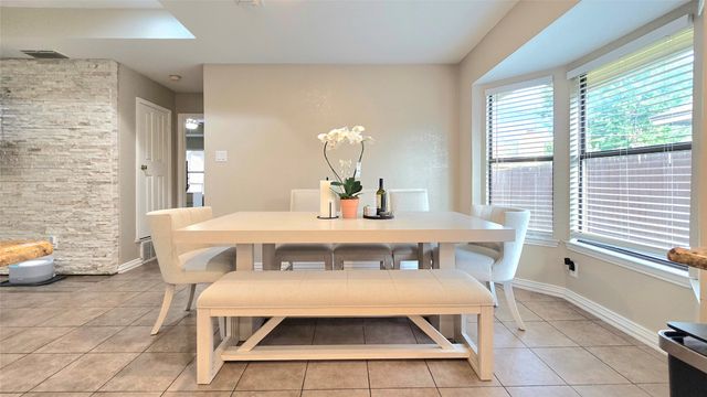 6301 Lotus Drive, Arlington, TX 76001