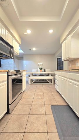 6301 Lotus Drive, Arlington, TX 76001
