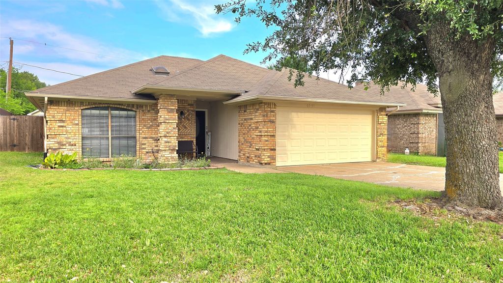 6301 Lotus Drive, Arlington, TX 76001