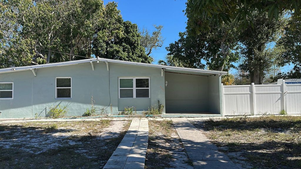 2024 Golfview Court, Fort Pierce, FL 34950