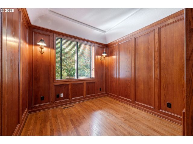 1134 Nw MAYFIELD Rd, Portland, OR 97229