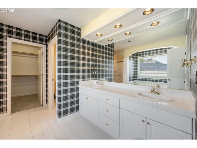 1134 Nw MAYFIELD Rd, Portland, OR 97229