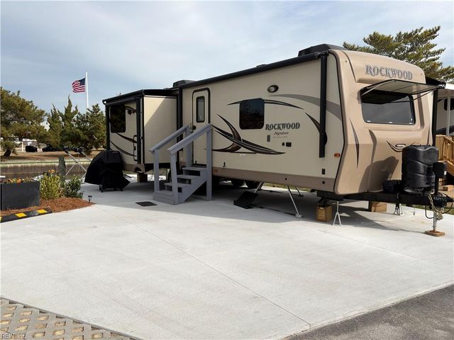 3665 Sandpiper RD # 158, Virginia Beach, VA 23456