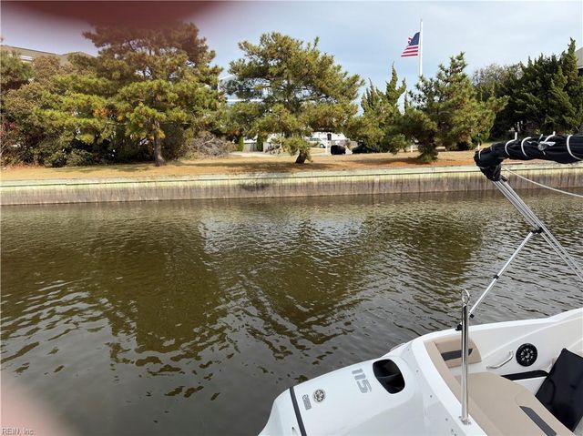 3665 Sandpiper RD # 158, Virginia Beach, VA 23456