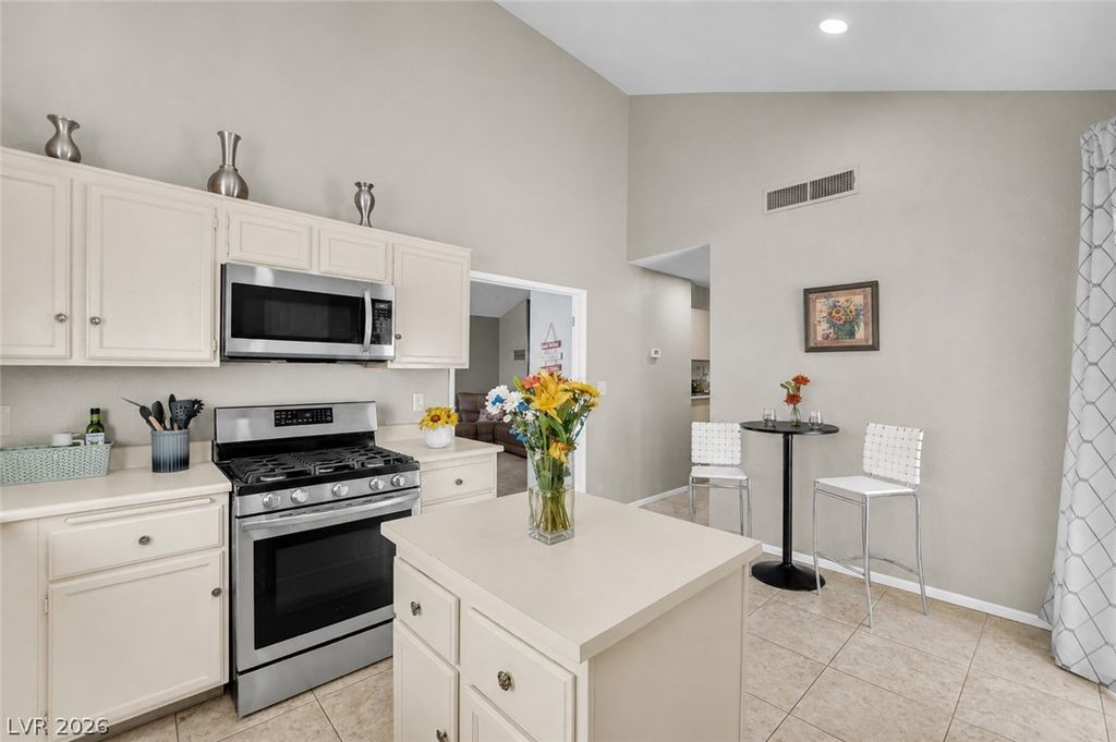 1714 La Cruz Drive, Henderson, NV 89014 — photo 4
