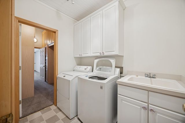 519 Holly Lane N, Oakdale, MN 55128